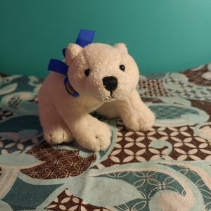 Itty Bitty polar bear